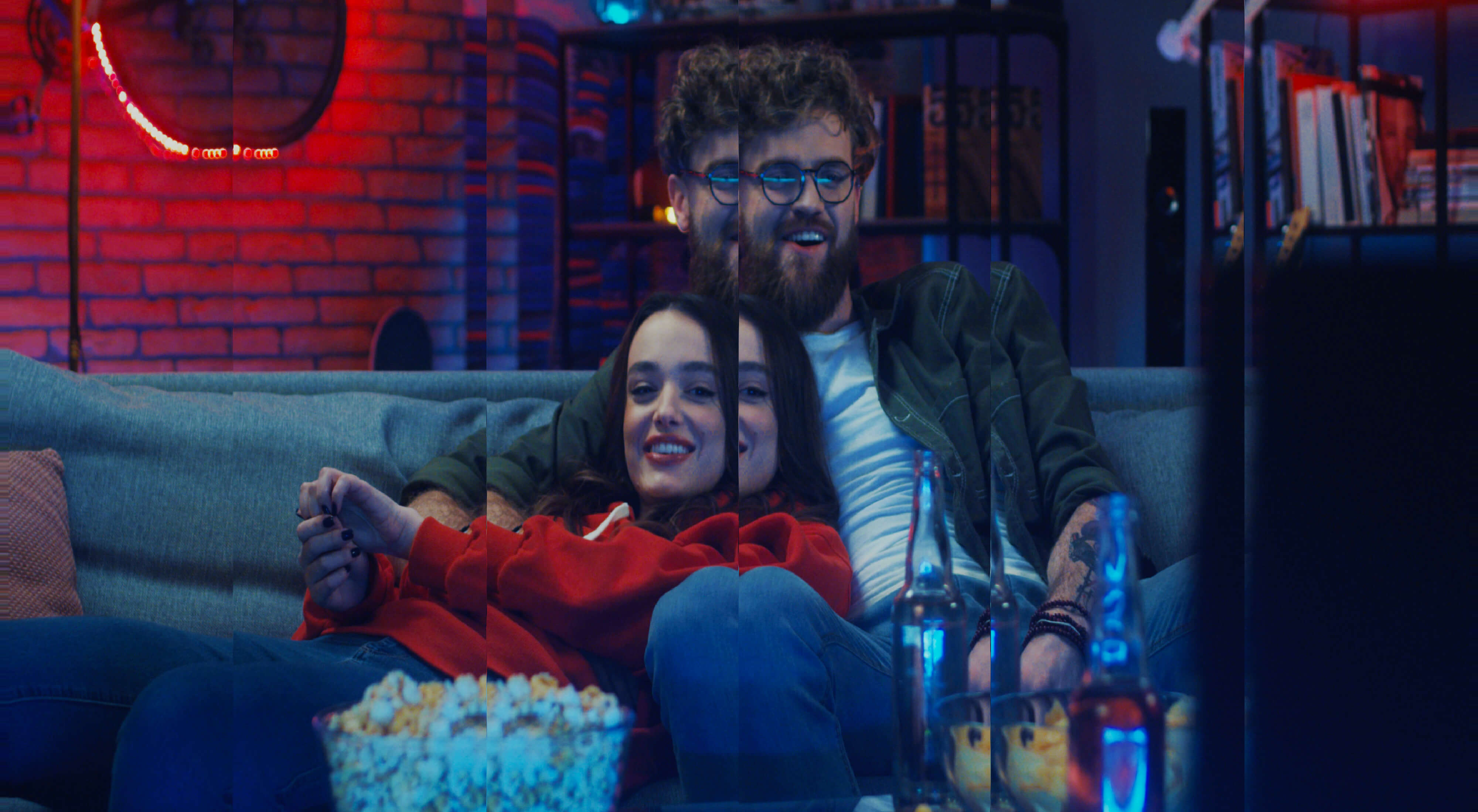 HCN-Ετοιμάσου για ατελείωτο streaming & cuddling με τη νέα σου τηλεόραση